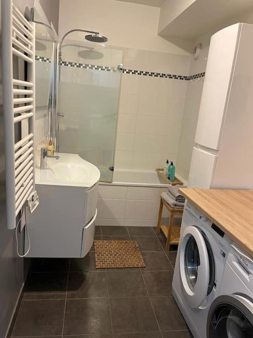Apartamento Grand Appt Proche Paris Parking Aubervilliers Exterior foto