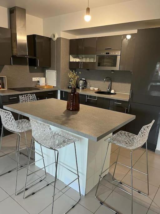 Apartamento Grand Appt Proche Paris Parking Aubervilliers Exterior foto