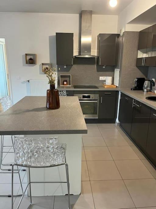 Apartamento Grand Appt Proche Paris Parking Aubervilliers Exterior foto